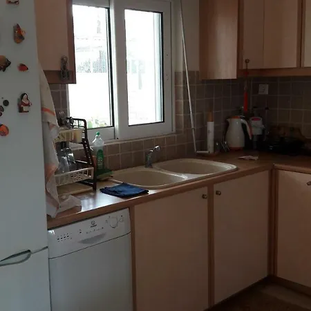 Apartman Pefkias *